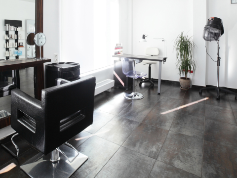 Tiêu Chuẩn Vệ Sinh Và Khử Khuẩn Trong Spa/Salon: Bảo Vệ Khách Hàng Và Uy Tín Thương Hiệu